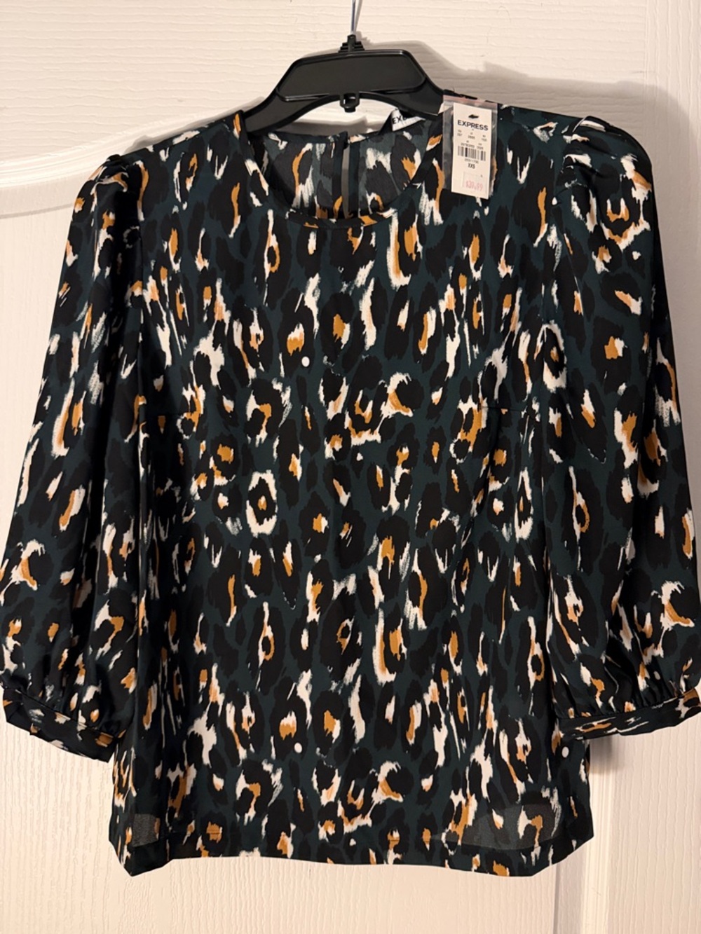 New Express Black Leopard-Print Puff Sleeve Blouse Sz XXs.